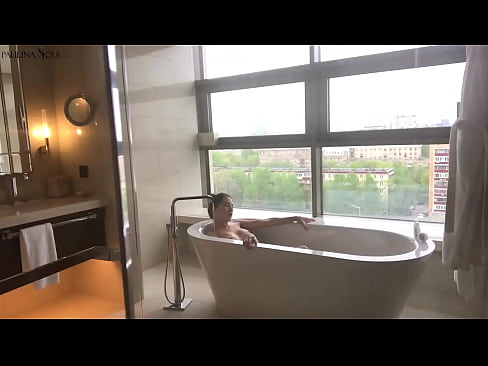 ❤️ Огромна мадама Страстно дрънкане на путката си в банята Домашно порно в bg.porngifer.ru