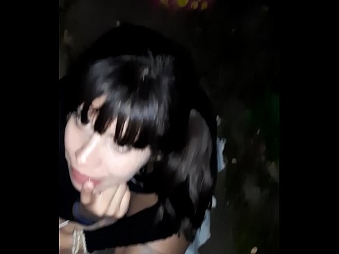 ❤️ Пенисът набъбва на улицата в замяна на бонбон. Домашно порно в bg.porngifer.ru